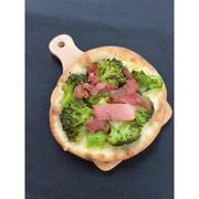 Salgadas: BRÓCOLIS - Esfiha (Ingredientes: Bacon, Brócolis, Mussarela)