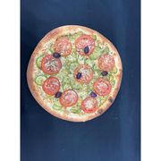 Tradicionais: ABOBRINHA - Pizza (Ingredientes: Abobrinha, Azeitonas, Molho de tomate artesanal, Mussarela, Orégano, Parmesão, Tomate)