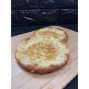 Salgadas: ALHO C/ MUSSARELA - Esfiha (Ingredientes: Alho Frito, Mussarela)