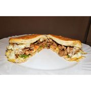 Sanduíches: X Filé - Hambúrguer (Ingredientes: Pão de Hambúrguer, Filé, Queijo, Alface, Tomate, Cebola, Salada de Repolho, Batata Palha)