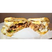 Sanduíches: X Egg Filé - Hambúrguer (Ingredientes: Pão de Hambúrguer, Filé, Queijo, Ovo, Alface, Tomate, Cebola, Salada de Repolho, Batata Palha)