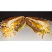 Sanduíches: X Banana - Hambúrguer (Ingredientes: Pão de Hambúrguer, Carne Caseira, Banana, Queijo, Alface, Tomate, Cebola, Salada de Repolho, Batata Palha)
