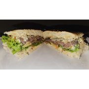 Sanduíches: X Búrguer - Hambúrguer (Ingredientes: Pão de Hambúrguer, Carne Caseira, Queijo, Alface, Tomate, Cebola, Salada de Repolho, Batata Palha)
