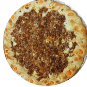 Premium: Caviar - Pizza Grande (Ingredientes: Carne Desfiada, Finalizada com orégano, Mussarela, Parmesão, Queijo Coalho, Raspas de Rapadura)