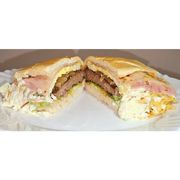 Sanduíches: X Salada - Hambúrguer (Ingredientes: Pão de Hambúrguer, Carne Caseira, Ovo, Queijo, Presunto, Alface, Tomate, Cebola, Salada de Repolho, Batata Palha)