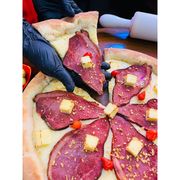 Especiais: PICANHA - Pizza Grande (Ingredientes: Alho Frito, Azeitona Verde, MOLHO DE TOMATE, Mussarela, PICANHA DEFUMADA, QUEIJO COALHO)