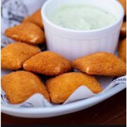 Porções: CRISPY DE QUEIJO GOUDA - Porçâo Grande (Ingredientes: crispy de queijo gouda frito e empanado)