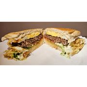 Sanduíches: X Egg Búrguer - Hambúrguer (Ingredientes: Pão de Hambúrguer, Carne Caseira, Queijo, Ovo, Alface, Tomate, Cebola, Salada de Repolho, Batata Palha)
