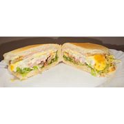 Sanduíches: Bauru - Hambúrguer (Ingredientes: Pão de Hambúrguer, Ovo, Queijo, Presunto, Alface, Tomate, Cebola, Salada de Repolho, Batata Palha)