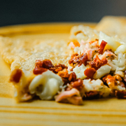 Pastéis Tradicionais: Pizza - Pastel G (Ingredientes: Queijo Mussarela, Presunto, Orégano)