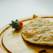 Pastéis Doces: Napolitano - Pastel G (Ingredientes: Chocolate, Chocolate Branco, Morango)