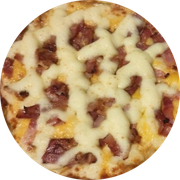 Especiais: 26-4 Queijos Com Bacon - Pizza Pequena (Ingredientes: Bacon, Catupiry, Molho de Tomate, Mussarela, Orégano, Parmesão, Provolone)
