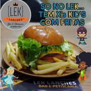 Lanche: Xis Salada Kids com Fritas - Lanche (Ingredientes: Alface, Batata Frita, Batata Palha, Hamburguer 56g, Pão Kids, Presunto, Queijo Cheddar, Tomate)