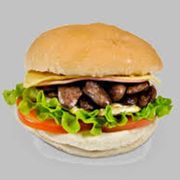Lanche: Xis Coração - Lanche (Ingredientes: Alface, Batata Palha, Coraçãozinho de Frango, Ervilha, Hamburguer, Milho, Pão, Presunto, Queijo, Tomate)