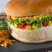 Lanche: Xis Vegetariano - Lanche (Ingredientes: Alface, Batata Palha, Ervilha, Milho, Ovo, Pão, Queijo, Tomate)