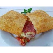 Pastel: Pastel Salame com Queijo - Pastel (Ingredientes: Queijo, Salame Colonial)