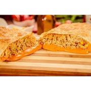 Pastel: Pastel de Frango com Cheddar - Pastel (Ingredientes: Cheddar, Frango Sassami Desfiado)