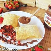 Pastel: Pastel de Nutella com Morango - Pastel Doce (Ingredientes: Morango, Nutella)
