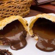 Pastel: Pastel de Chocolate ao Leite - Pastel Doce (Ingredientes: Chocolate ao Leite)