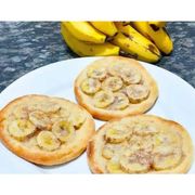 Esfihas gourmet: BANANA - Esfiha doce (Ingredientes: Banana fatiada, Canela e açúcar, Massa especial de esfiha)