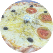 Tradicionais: Milho - Pizza Grande (Ingredientes: Azeitonas, Coberto Com Mussarela, Milho Verde, Orégano)