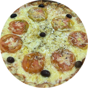 Tradicionais: Napolitana - Pizza Grande (Ingredientes: Azeitonas, Mussarela, Orégano, Parmesão, Tomate)