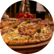 PRESUNTO: 19 - Portuguesa Especial - Pizza Grande (Ingredientes: Azeitonas, Bacon, Catupiry, Ervilha, Milho, Molho, Mussarela, Orégano, Ovo, Palmito, Presunto)