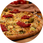 BRÓCOLIS: 40 - Brócolis C/ Cream Cheese - Pizza Grande (Ingredientes: Azeitonas, Brócolis, Cream Cheese, Molho, Mussarela, Orégano, Tomate Seco)