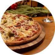 CARNE: 43 - Filé Especial - Pizza Grande (Ingredientes: Azeitonas, Bacon, Catupiry, Cebola, Filé Mignon, Molho, Mussarela, Orégano)