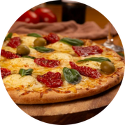 QUEIJOS: 05 - Capricciosa - Pizza Grande (Ingredientes: Azeitonas, Catupiry, Manjericão Fresco, Molho, Mussarela, Orégano, Parmesão, Provolone, Tomate Seco)