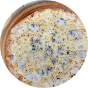 QUEIJOS: 03 -3 Queijos - Pizza Grande (Ingredientes: Azeitonas, Catupiry, Gorgonzola, Molho, Mussarela, Orégano)