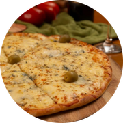 QUEIJOS: 04 - 5 Queijos - Pizza Grande (Ingredientes: Azeitonas, Catupiry, Gorgonzola, Molho, Mussarela, Orégano, Parmesão, Provolone)