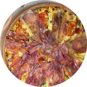OUTRAS: 54 - Presunto Parma - Pizza Grande (Ingredientes: Azeitonas, Gorgonzola, Molho, Mussarela, Orégano, Presunto Pharma, Tomate)