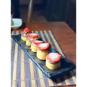 makimono Hot: haru roll(5 peças) - banana, nutella e morango