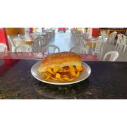 Sanduíche no Pão Francês: Pão x caboquinho - Sanduíche no Pão Francês (Ingredientes: Banana, Pão, Queijo Coalho, Tucumã)