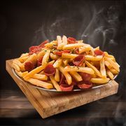 Porções: Batata Frita Com calabresa - Grande (Ingredientes: Batata Frita, Calabresa, Cebola)