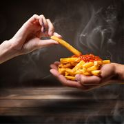 Porções: Batata Frita - Grande (Ingredientes: Batata Frita)