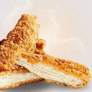 Filé à Parmegiana: Filé Frango - Médio - Serve 2 (Ingredientes: Espaguete, Filé de Frango Empanado, Molho Especial de Tomate Le Masse, Queijo Mussarela Gratinado, Queijo Parmesão Ralado)