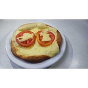 Esfihas Salgadas: Esfiha De Queijo Meia Cura Com Tomate - Esfihas (Ingredientes: Queijo, Tomate)