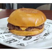 Sanduiches Artesanais: Stop kids Artesanal - Sanduiches Artesanais (Ingredientes: Hamburguer Caseiro 130g, molho artesanal, pão brioche, Queijo Cheddar)