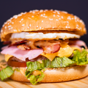 Premium: 11 - Mister Burguer - Hambúrguer (Ingredientes: 2 Fatias de mussarela Polenghi, Alface, Bacon, Hambúrguer bovino 56g, Molho Especial, Ovo, Pão c/ gergelim, Presunto, Tomate)