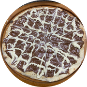 Doces: Black and White - Pizza Grande (Ingredientes: Chocolate, Chocolate Branco, Morango)