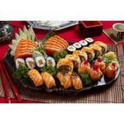 SUSHI: COMBO I COM 30 PEÇAS - Combo Com 30 Peças: 10 Unidades De Uramak Salmão Cream Chesse, 10 Unidades Uramak Patê Grill, 04 Unidades Hossomak Salmão E 6 Unidades De Sashimi Salmão