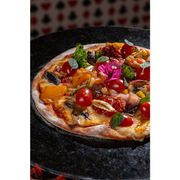 Tradicionais: 08- Com Licença (Legumes Refogados) - Pizza Grande (Ingredientes: Brócolis, Folhas de Manjericão, Molho de Tomate, Mussarela, Tomate Cereja, Tomate Seco)