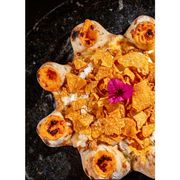 Tradicionais: 36- Mágico Richard Jr (Frango/Doritus/Bechamel) - Pizza Grande (Ingredientes: Doritos, Frango Desfiado ao Molho Bechamel, Molho de Tomate, Mussarela)