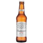 Long Neck: Budweiser Zero Álcool Long - Lançamento da marca, a cerveja possui apenas 50 calorias e zero álcool para você aproveitar todo sabor sem culpa. Em formato lata, a cerveja possui sabor idêntico a versão original.