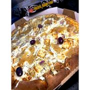 Premium: LOMBO HOT PREMIUM - Pizza (Ingredientes: Azeitonas, Cream Cheese, Geleia de abacaxi com pimenta, Lombo, Molho de tomate artesanal, Mussarela, Orégano, Queijo Coalho)