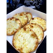 Salgadas: MUSSARELA - Esfiha (Ingredientes: Mussarela)