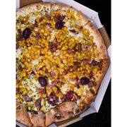 Tradicionais: MEXICANA - Pizza (Ingredientes: Azeitonas, Bacon, Milho, Molho de tomate artesanal, Mussarela, Orégano)