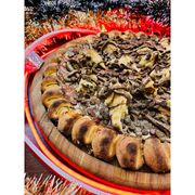 EDIÇÃO LIMITADA: PIZZA NATALINA - Pizza Grande (Ingredientes: Chocolate ao Leite, CHOCOTONE, o cliente se responsabiliza e está ciente que o sabor doce é mais vulneravél e pode ocorrer de derramar na embalagem ou ir mais derretido., Pingo de chocolate)